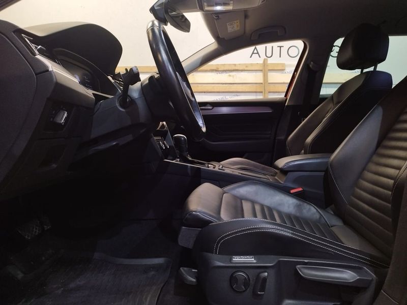 Volkswagen Passat bild 8