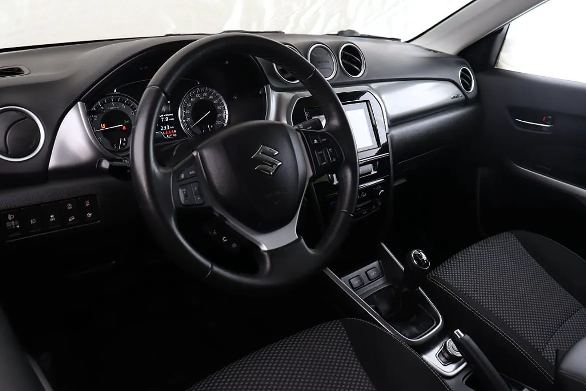 Vehicle image 7