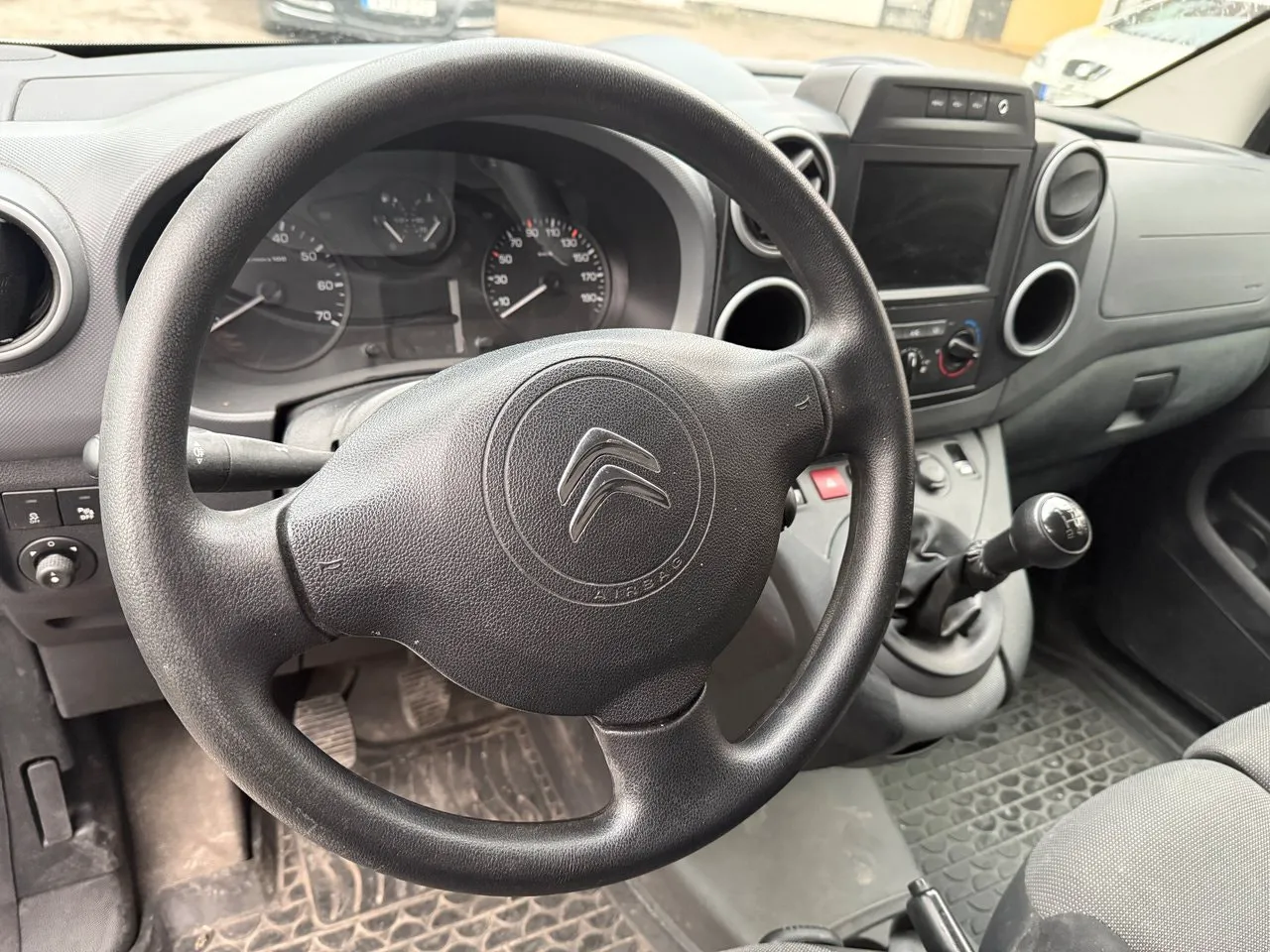 Vehicle image 8