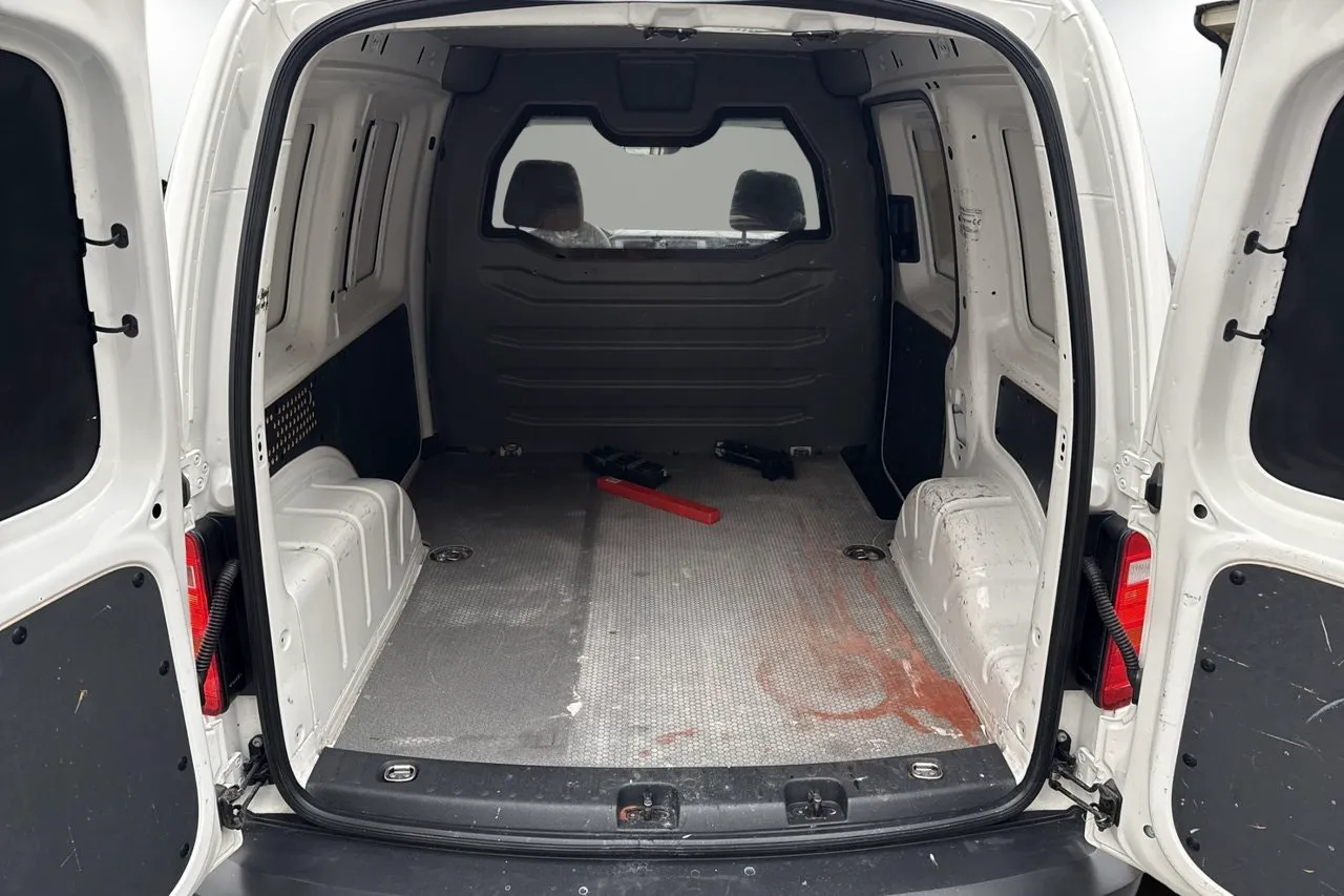 Vehicle image 16
