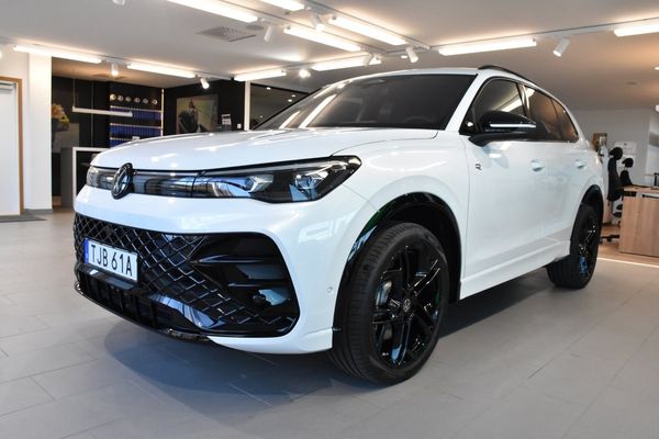 Volkswagen Tiguan 2.0 TDI 4M R-Line *FULLUTRUSTAD* DEMO - 2026