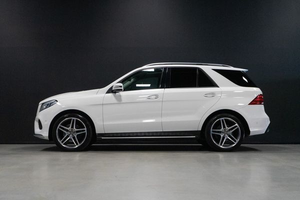 Mercedes GLE350 d 4MATIC AMG / Panorama / Drag / Fotsteg/ Värmare - 2018