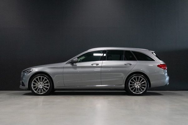 Mercedes C400 4MATIC 333hk Drag / Distronic / Burmester / Navi - 2016