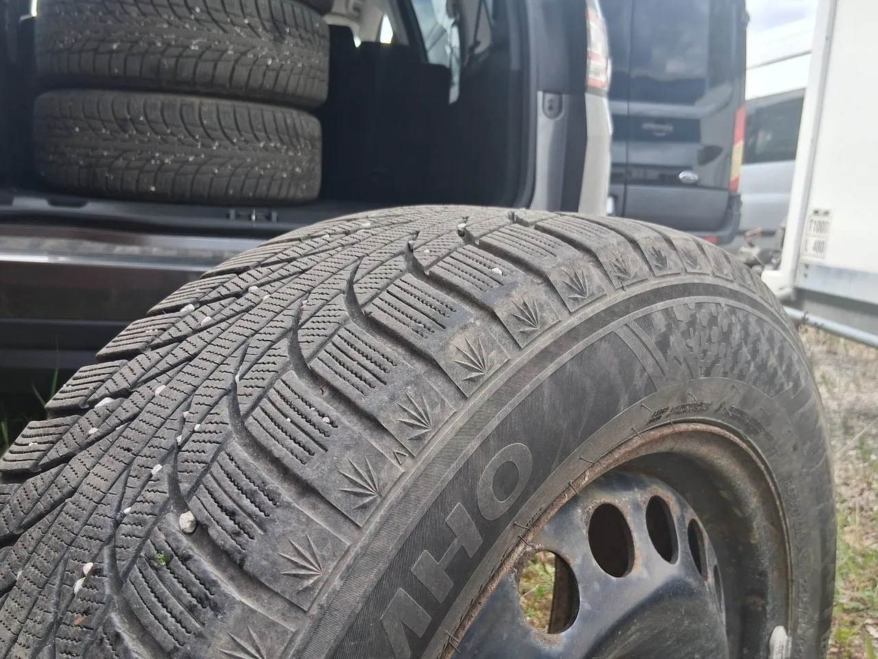 Vehicle image 20