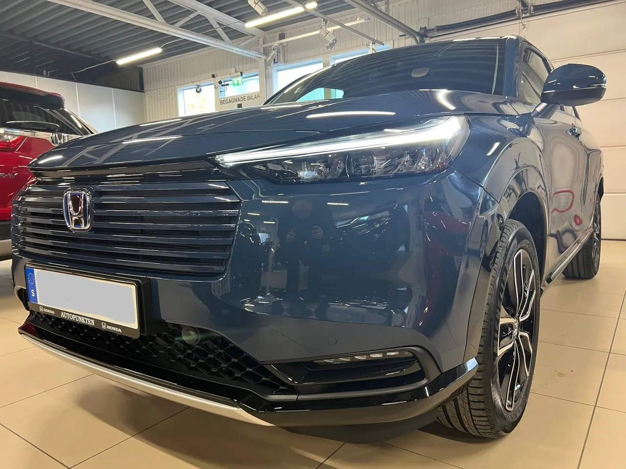 Vehicle image 15