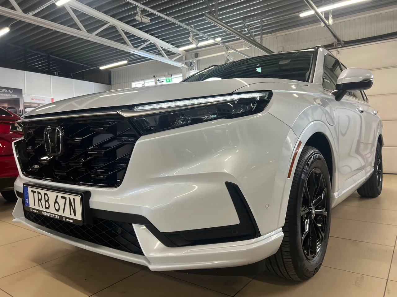 Vehicle image 16