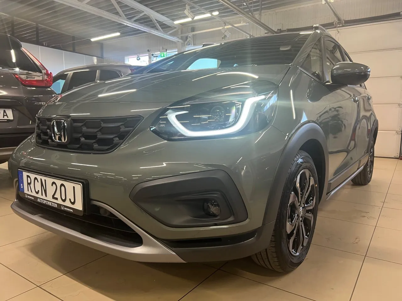 Vehicle image 13