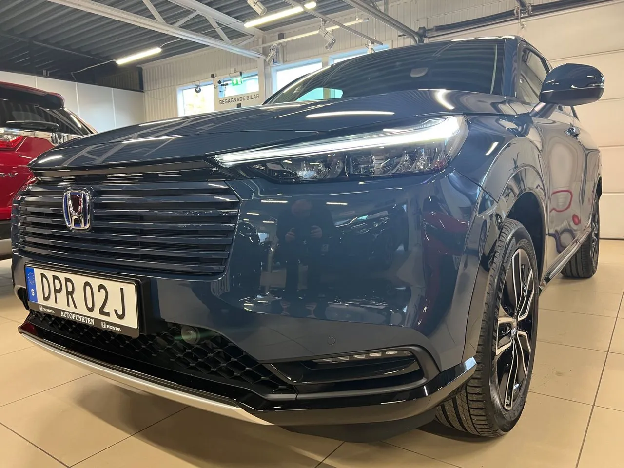 Vehicle image 15