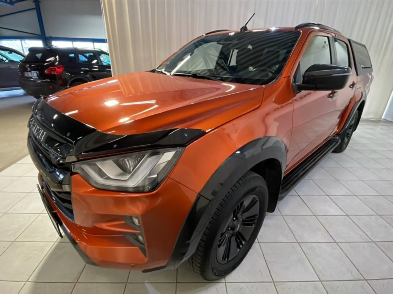 Vehicle image 4