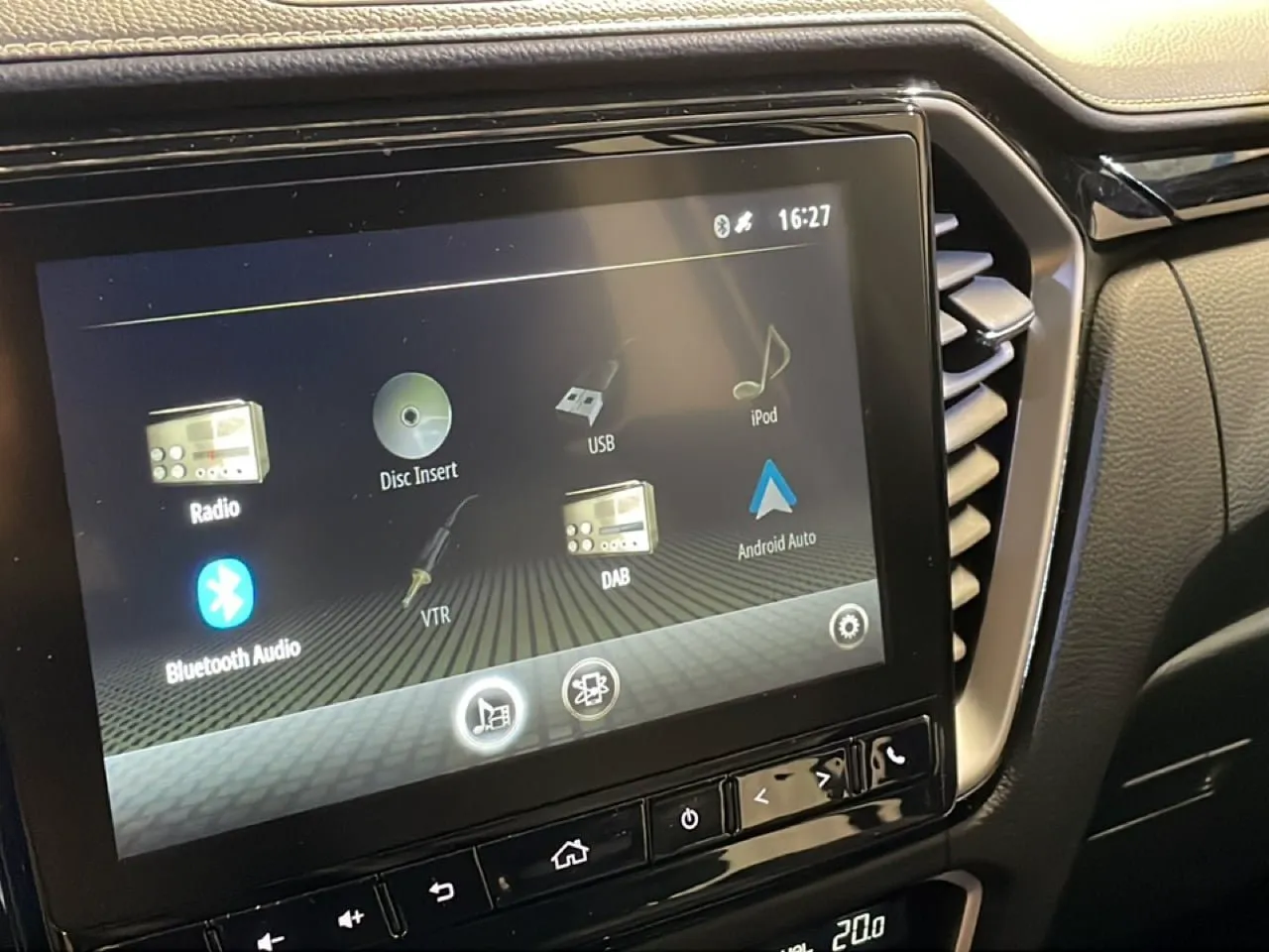 Vehicle image 19