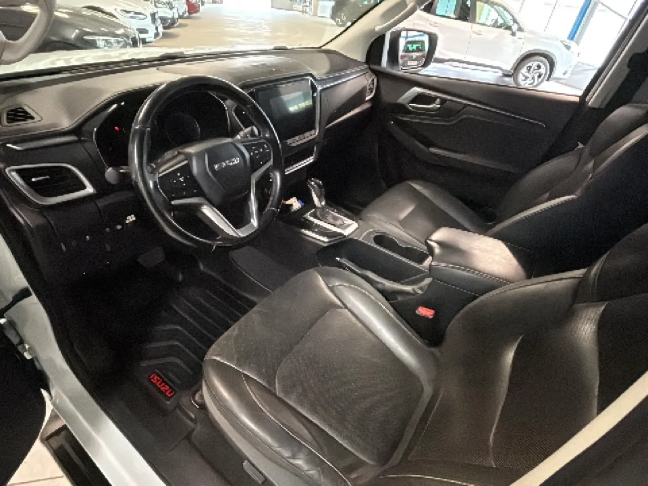 Vehicle image 15
