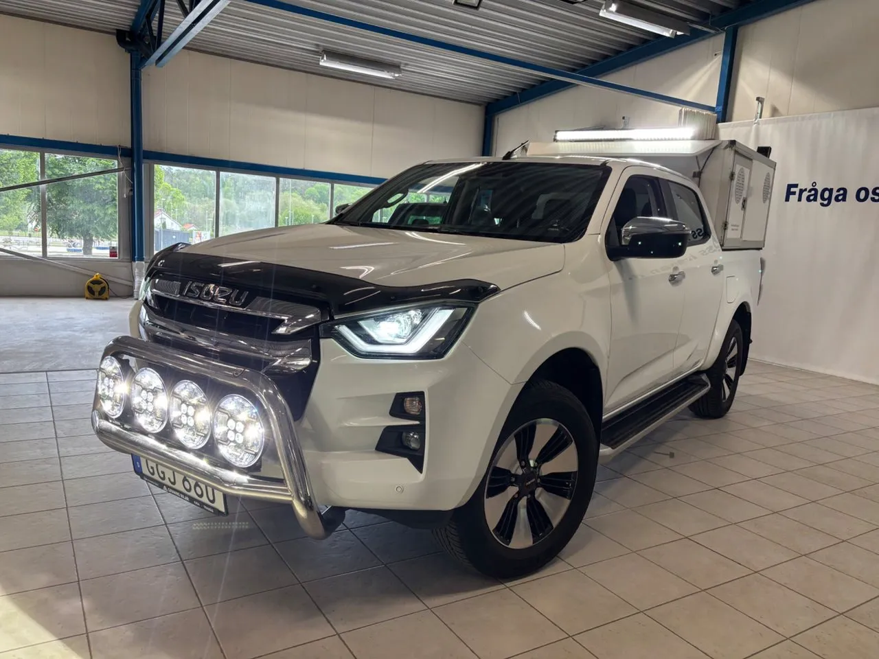 Vehicle image 26