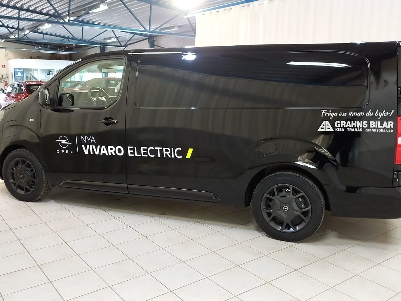 Vehicle image 7