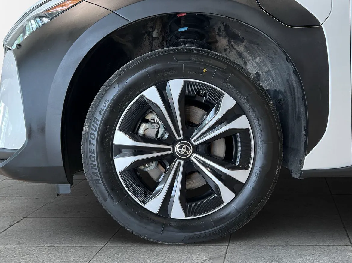 Vehicle image 18