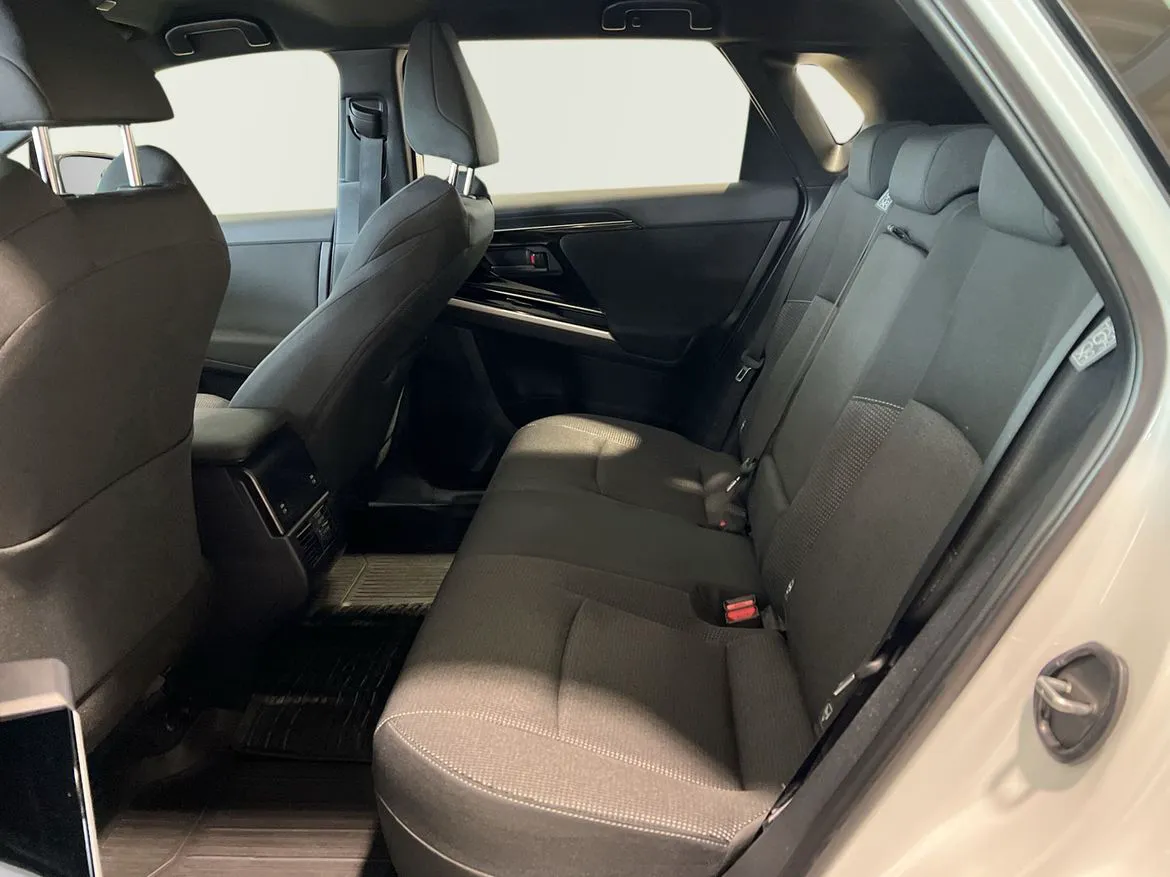 Vehicle image 22