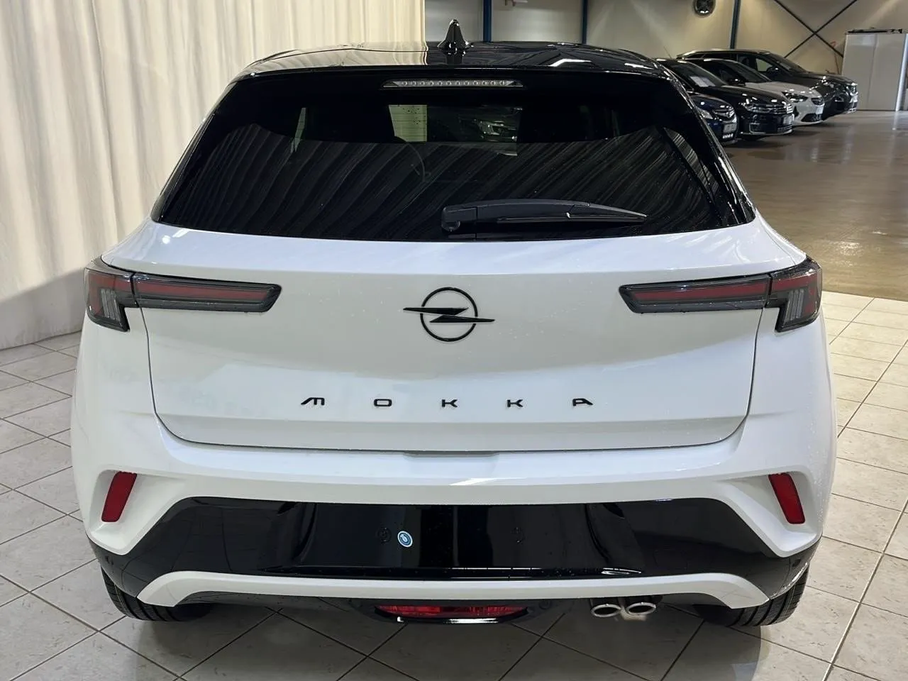 Vehicle image 14