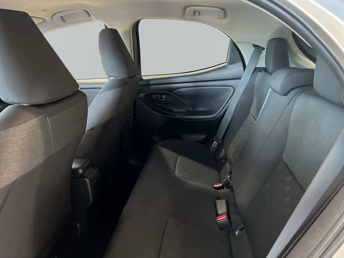 Vehicle image 22