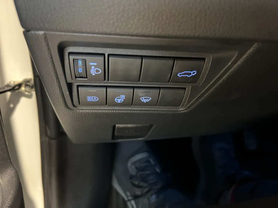 Vehicle image 25