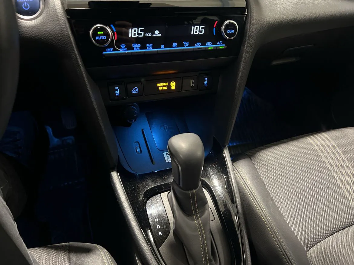 Vehicle image 24