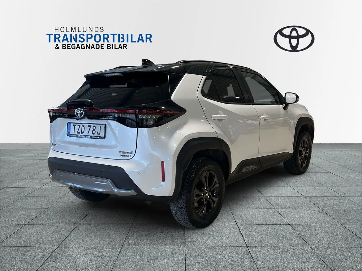 Vehicle image 17