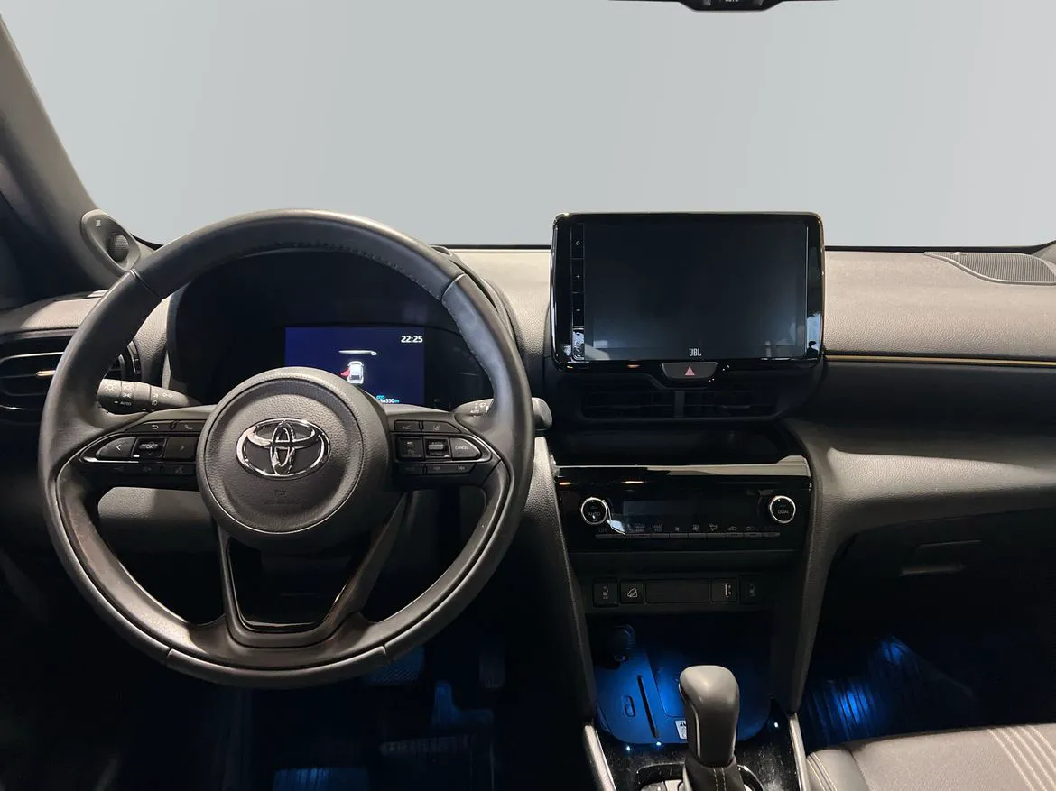 Vehicle image 7
