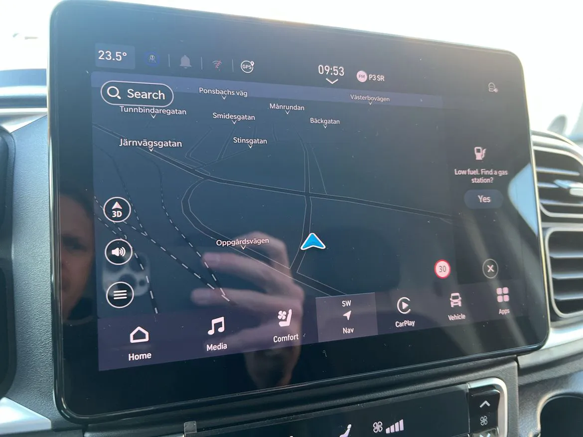 Vehicle image 18