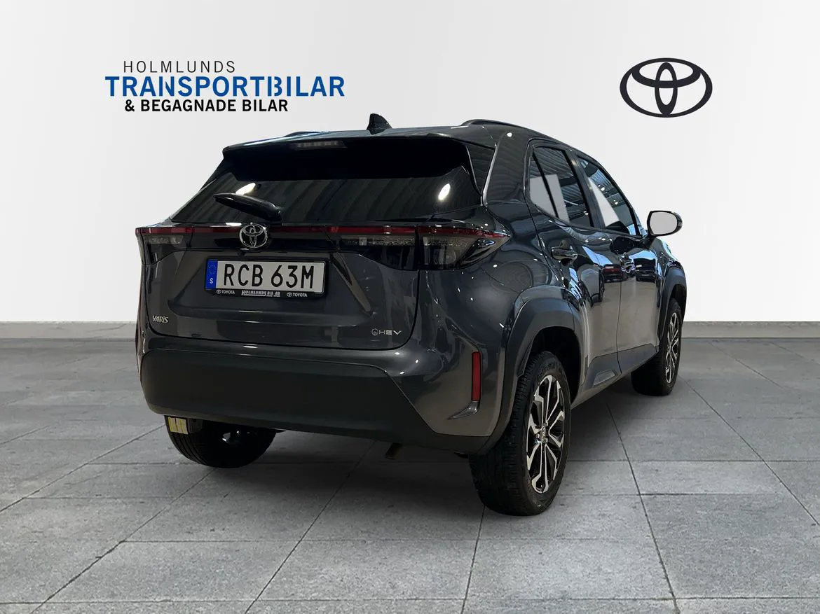 Vehicle image 8
