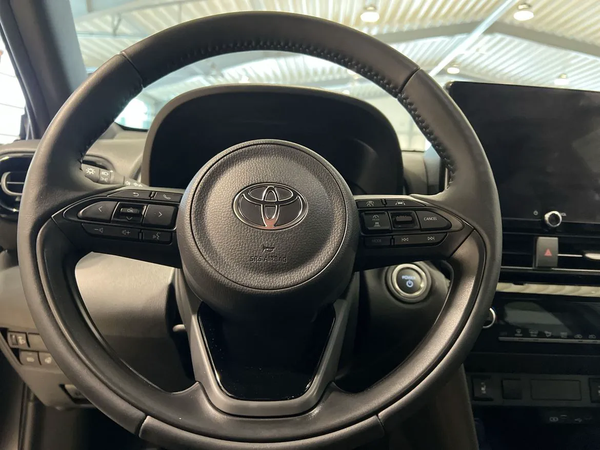 Vehicle image 20