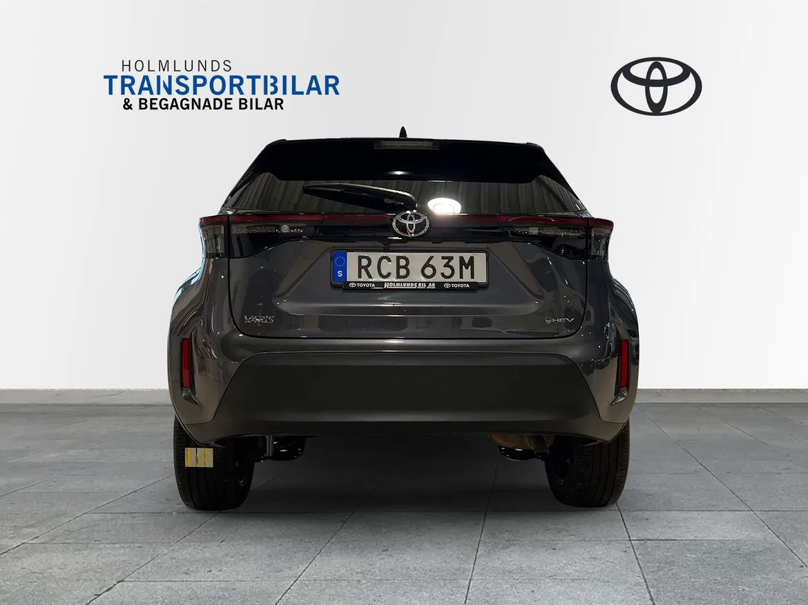 Vehicle image 6