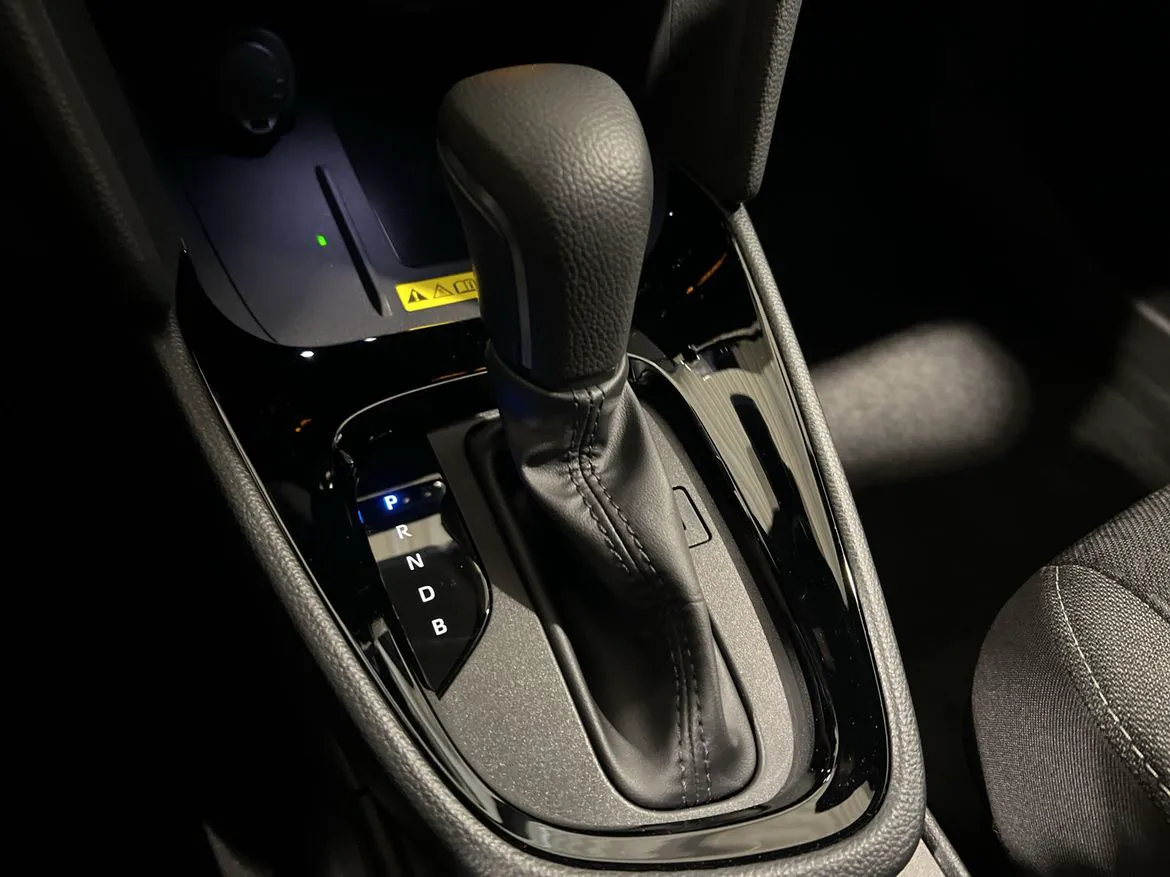 Vehicle image 25