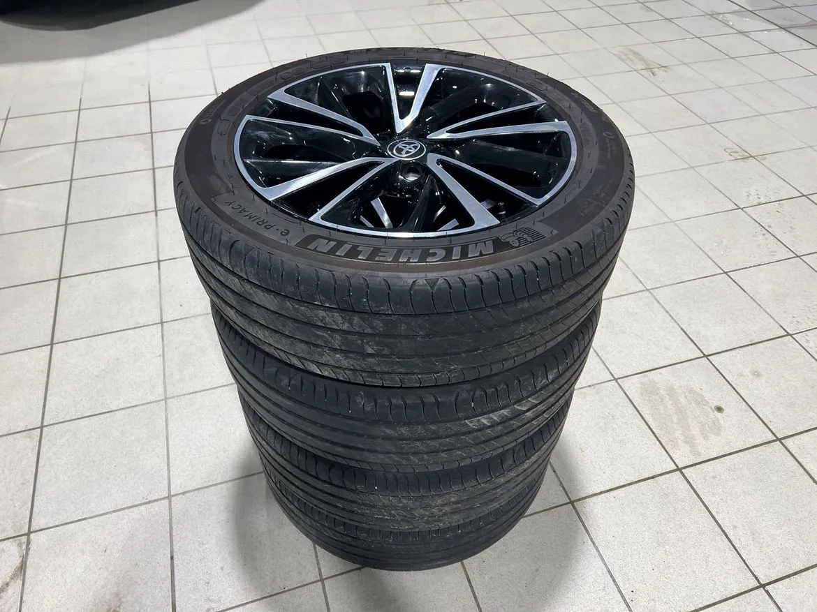Vehicle image 21