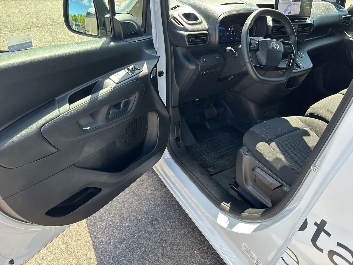 Vehicle image 22