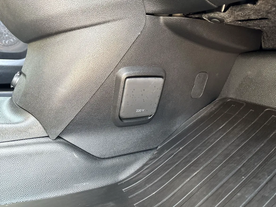 Vehicle image 20