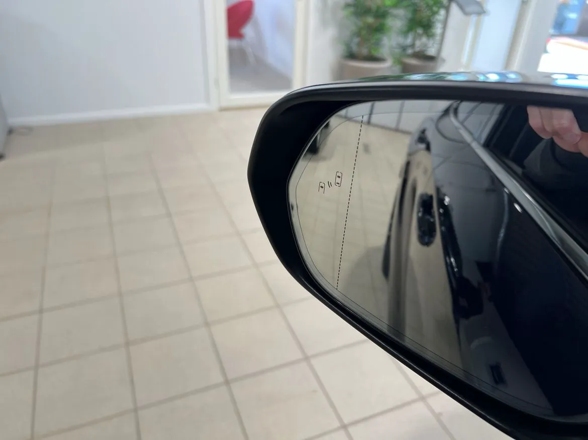 Vehicle image 42