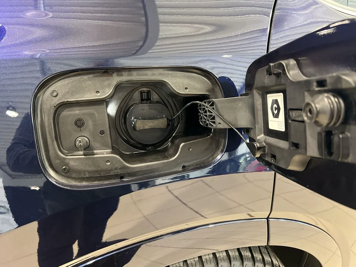 Vehicle image 40