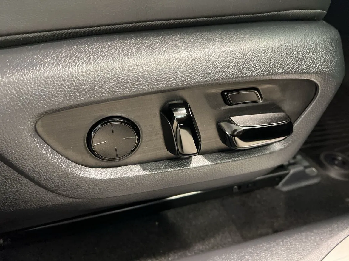 Vehicle image 39