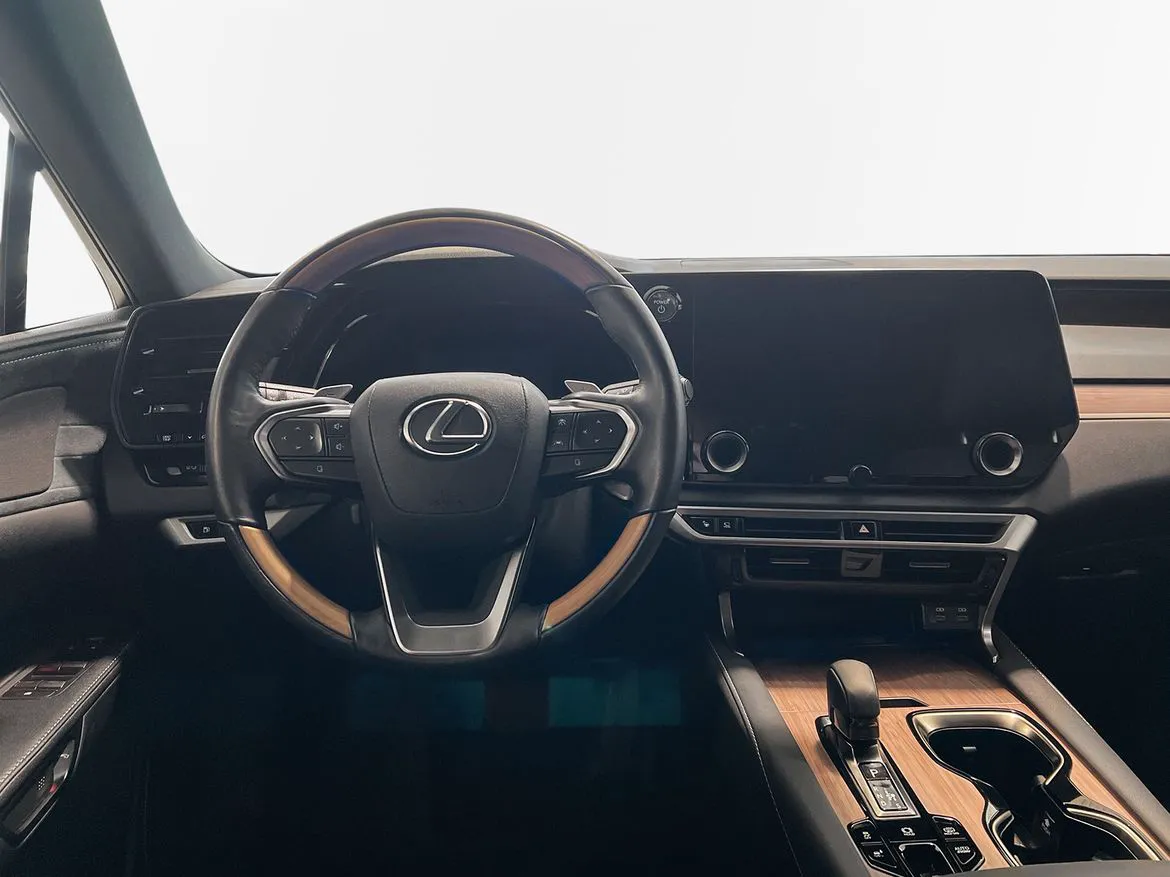 Vehicle image 30