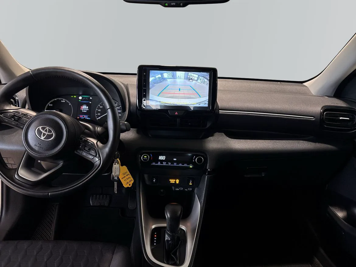 Vehicle image 7