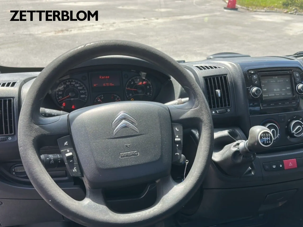 Vehicle image 11