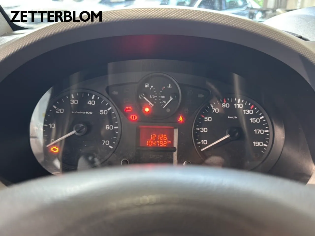 Vehicle image 10