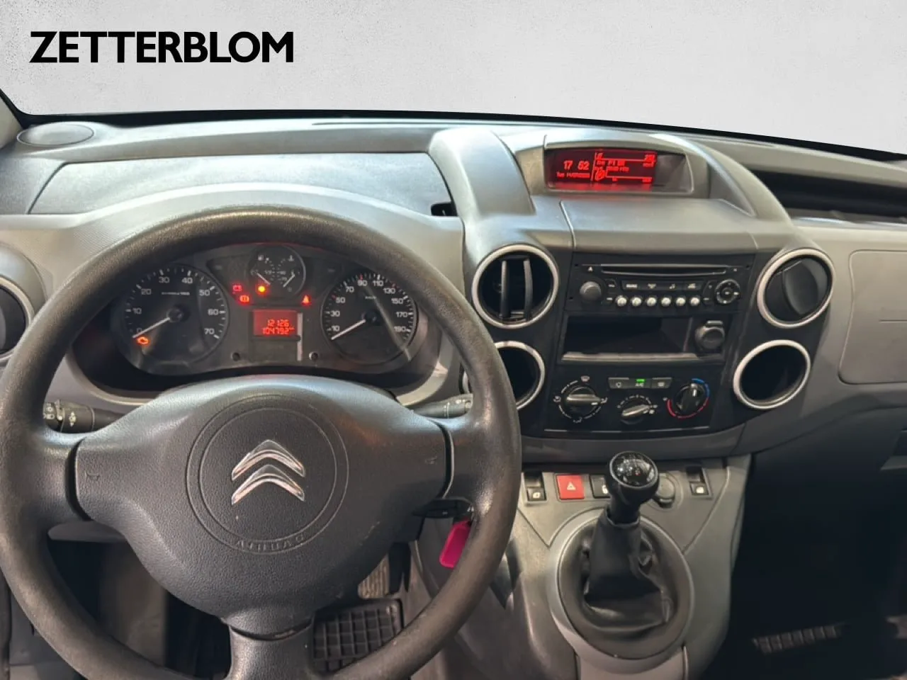Vehicle image 9