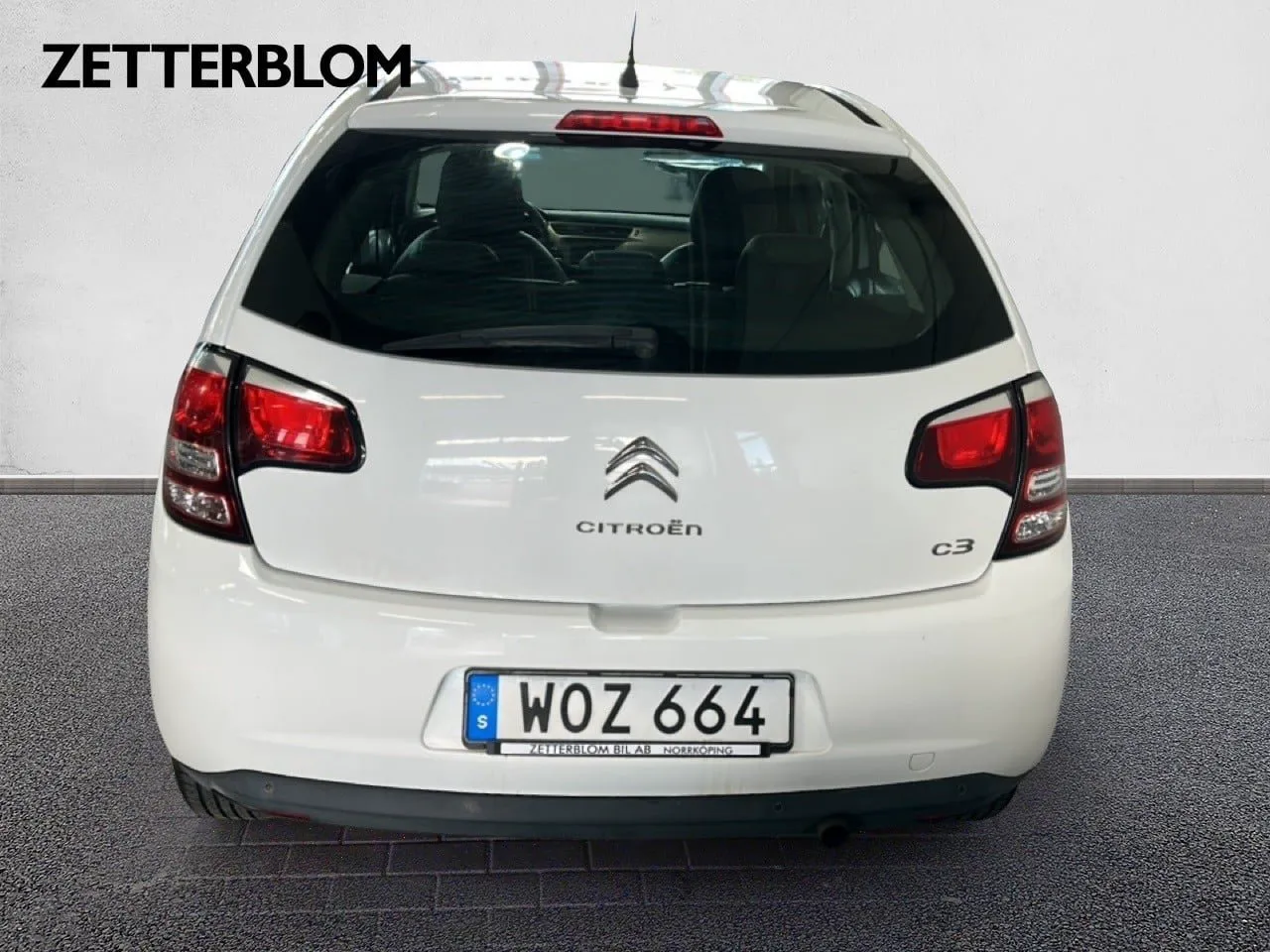 Vehicle image 3