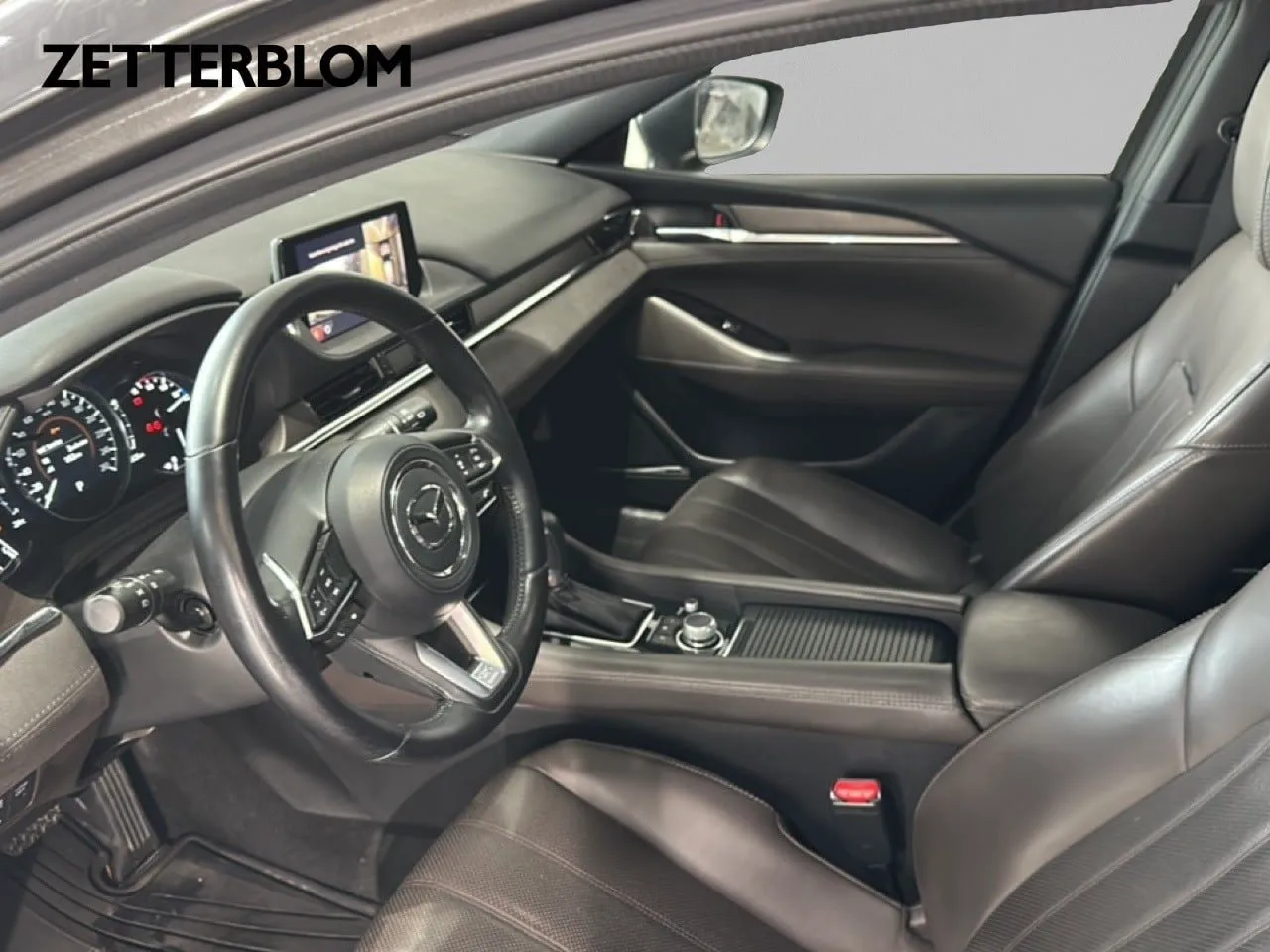 Vehicle image 7