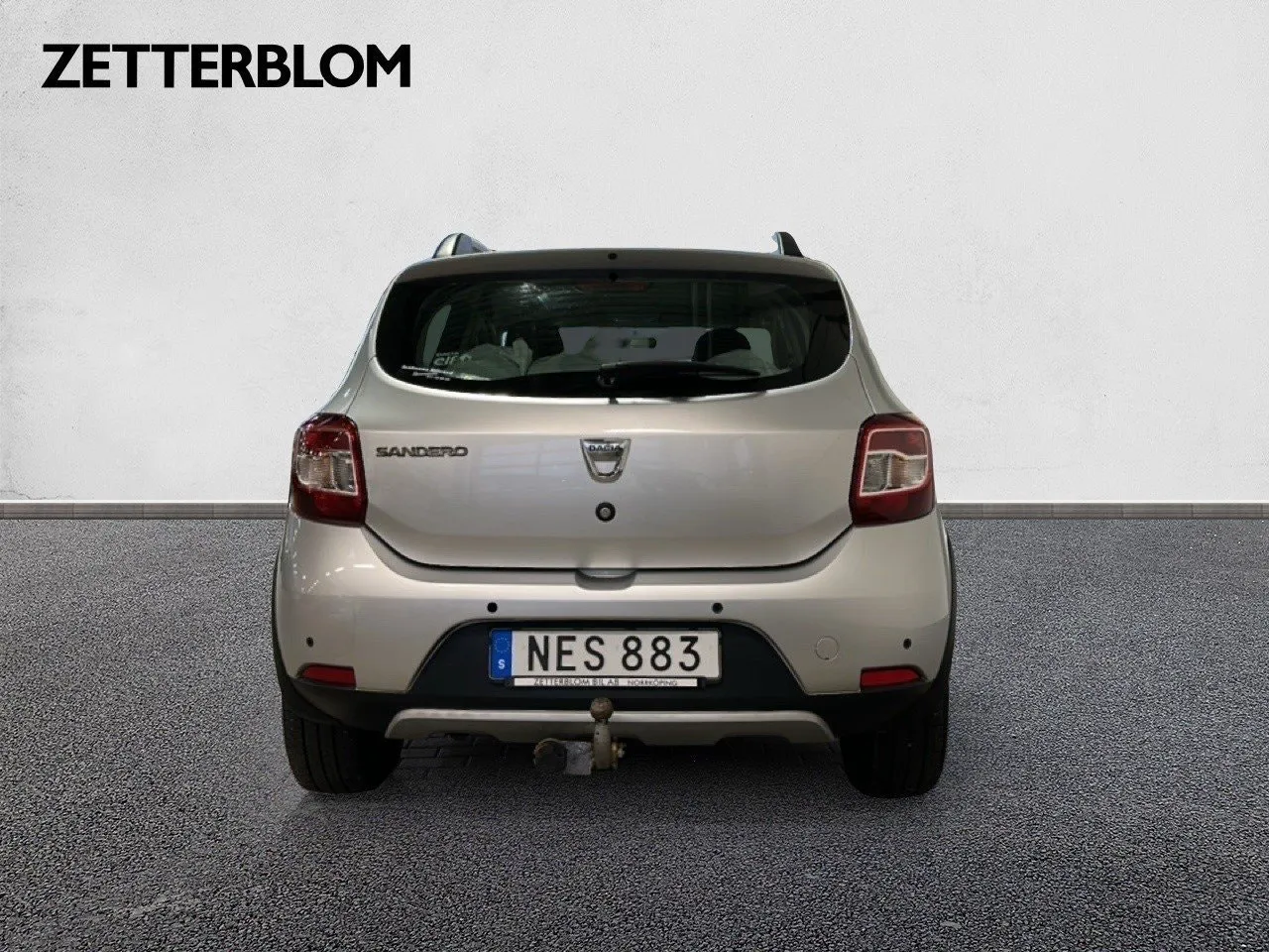 Vehicle image 3