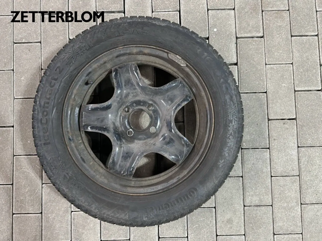 Vehicle image 15