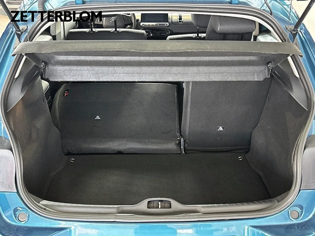 Vehicle image 10