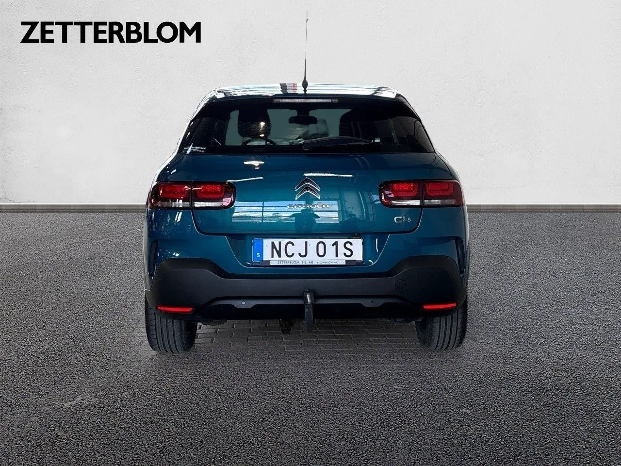 Vehicle image 8