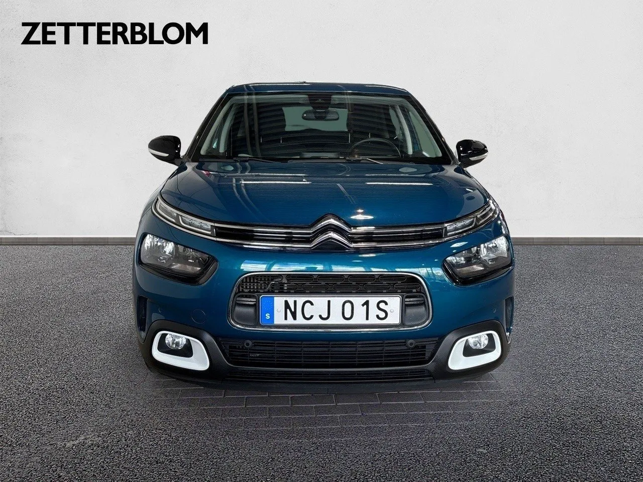 Vehicle image 9