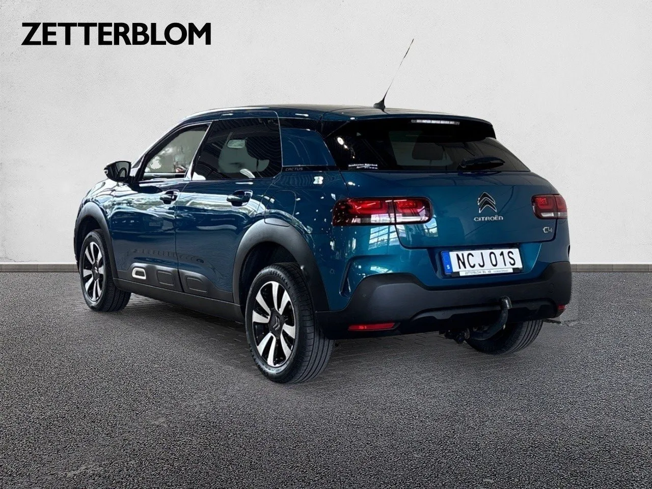 Vehicle image 7