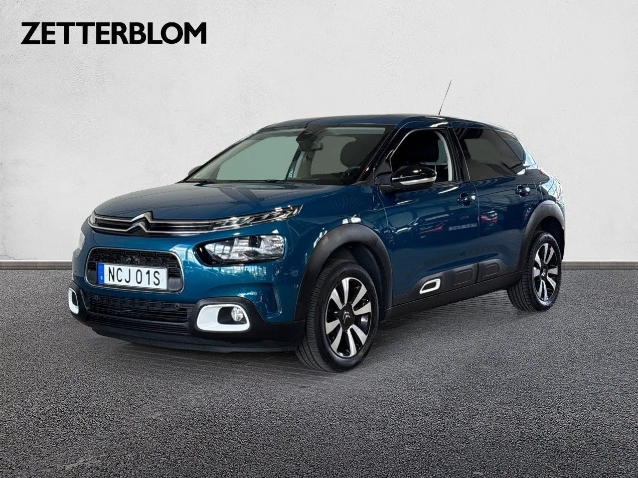 Vehicle image 5